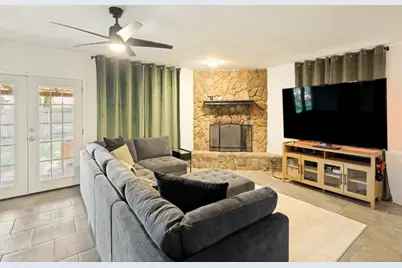 809 Meadowlark Drive, Mansfield, TX 76063 - Photo 4