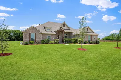583 Crystal Lake Lane, Red Oak, TX 75154 - Photo 2