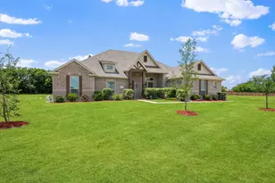 583 Crystal Lk Ln, Red Oak, TX 75154 - Photo 2