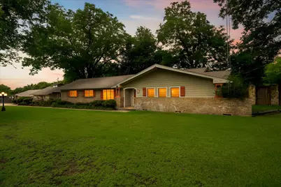 110 W Crockett Street, Wolfe City, TX 75496 - Photo 32