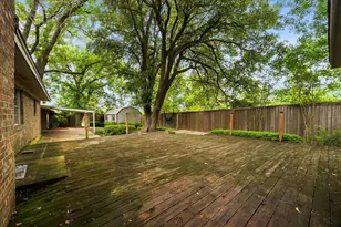 110 W Crockett St, Wolfe City, TX 75496 - Photo 22