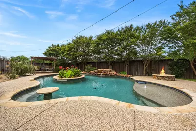 110 W Crockett Street, Wolfe City, TX 75496 - Photo 28
