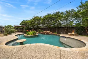 110 W Crockett St, Wolfe City, TX 75496 - Photo 28