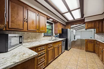 110 W Crockett Street, Wolfe City, TX 75496 - Photo 8