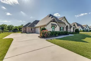 1310 Oliver Creek Dr, Justin, TX 76247 - Photo 1