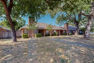 1912 N Irving Heights Dr, Irving, TX 75061 - Photo 1
