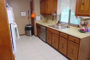 5420 Kings Mnr Dr, Lake Dallas, TX 75065 - Photo 10