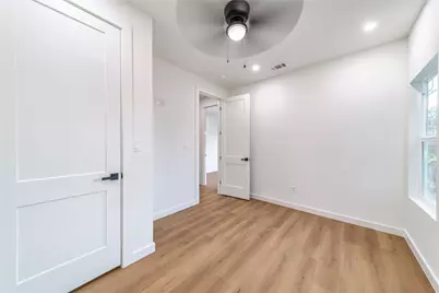 814 Lambert Street, Dallas, TX 75203 - Photo 14