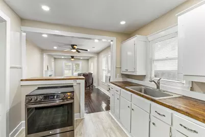3227 Spring Avenue, Dallas, TX 75215 - Photo 2