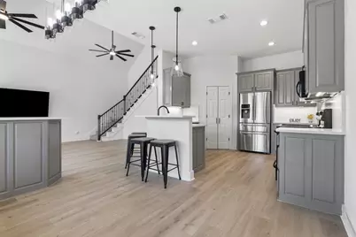 6107 Grande Cove Court, Granbury, TX 76049 - Photo 10