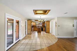 509 NW Mound St, Burleson, TX 76028 - Photo 8
