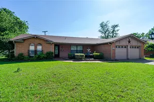 509 NW Mound St, Burleson, TX 76028 - Photo 2