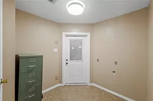 509 NW Mound St, Burleson, TX 76028 - Photo 26