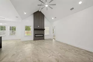 4808 Sunshine Dr, Fort Worth, TX 76105 - Photo 4