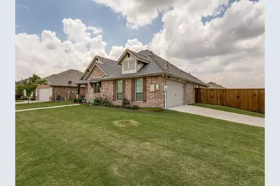 3912 Kensington Drive, Sanger, TX 76266 - Photo 2