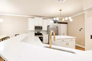 609 Trails End Ct, Hurst, TX 76054 - Photo 10
