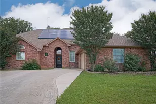 609 Trails End Ct, Hurst, TX 76054 - Photo 1