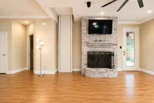 609 Trails End Ct, Hurst, TX 76054 - Photo 6