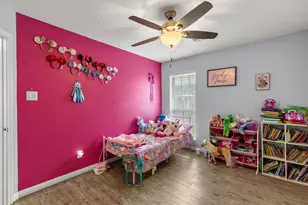 300 N Bermuda St, Lacy Lakeview, TX 76705 - Photo 14
