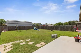 300 N Bermuda St, Lacy Lakeview, TX 76705 - Photo 24