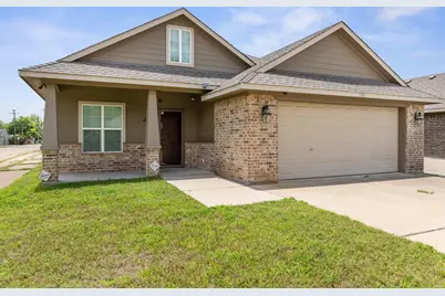300 N Bermuda Street, Lacy Lakeview, TX 76705 - Photo 2