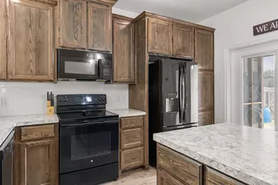 300 N Bermuda Street, Lacy Lakeview, TX 76705 - Photo 12