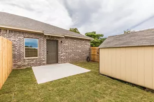 602 Washington St, McGregor, TX 76657 - Photo 16
