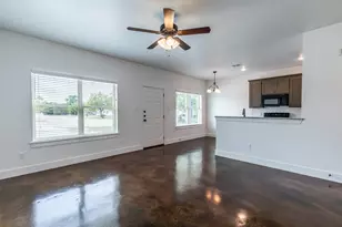 602 Washington St, McGregor, TX 76657 - Photo 8