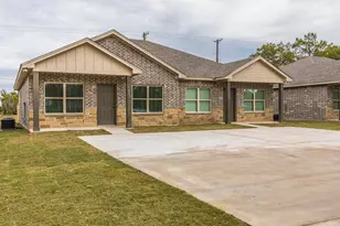 602 Washington St, McGregor, TX 76657 - Photo 2