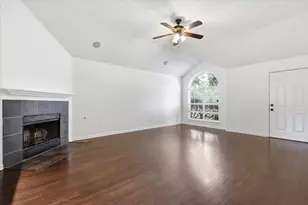 1424 Ridgecreek Dr, Lewisville, TX 75067 - Photo 4