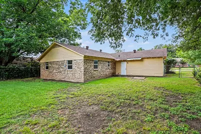809 E Bovell Street, Crowley, TX 76036 - Photo 14