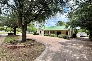 900 S Seaman St, Eastland, TX 76448 - Photo 2