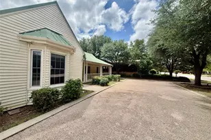 900 S Seaman St, Eastland, TX 76448 - Photo 4