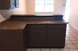 634 N Bowen Rd, Arlington, TX 76012 - Photo 4