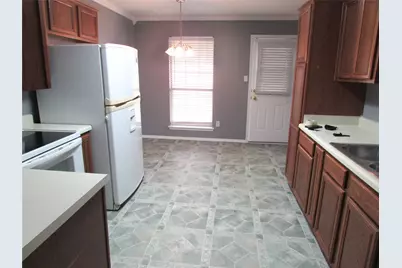 6702 Canyon Creek Drive, Arlington, TX 76001 - Photo 4