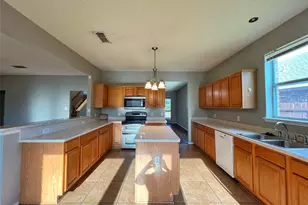 3944 Silver Springs Dr, Fort Worth, TX 76123 - Photo 4