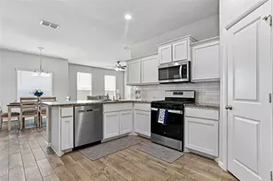 5201 Petal Mdws Dr, Fort Worth, TX 76179 - Photo 10