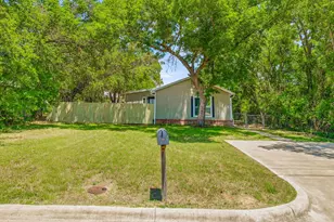 979 W Pecan St, Stephenville, TX 76401 - Photo 4