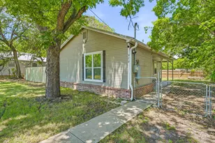 979 W Pecan St, Stephenville, TX 76401 - Photo 6