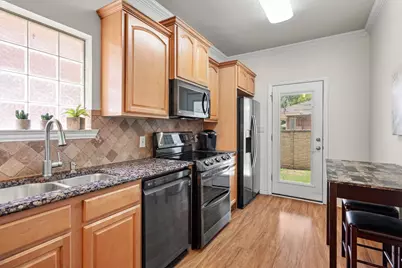 121 Corinna Court, Hurst, TX 76053 - Photo 14