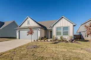 764 Primrose Ln, Pilot Point, TX 76258 - Photo 2