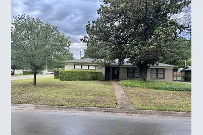 301 Makarwich Court, River Oaks, TX 76114 - Photo 1
