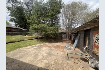 301 Makarwich Court, River Oaks, TX 76114 - Photo 4