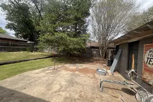 301 Makarwich Ct, River Oaks, TX 76114 - Photo 4