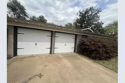 301 Makarwich Court, River Oaks, TX 76114 - Photo 6