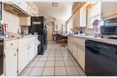 909 Bradfield Drive, Garland, TX 75042 - Photo 10