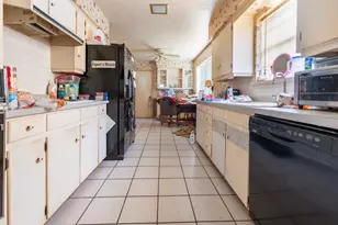 909 Bradfield Dr, Garland, TX 75042 - Photo 10