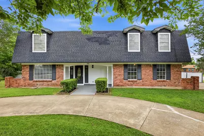 300 Leighton Drive, Terrell, TX 75160 - Photo 2