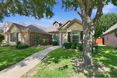 8332 Valley Oaks Drive, North Richland Hills, TX 76182 - Photo 2