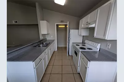 9575 Gonzales Drive, Dallas, TX 75227 - Photo 6